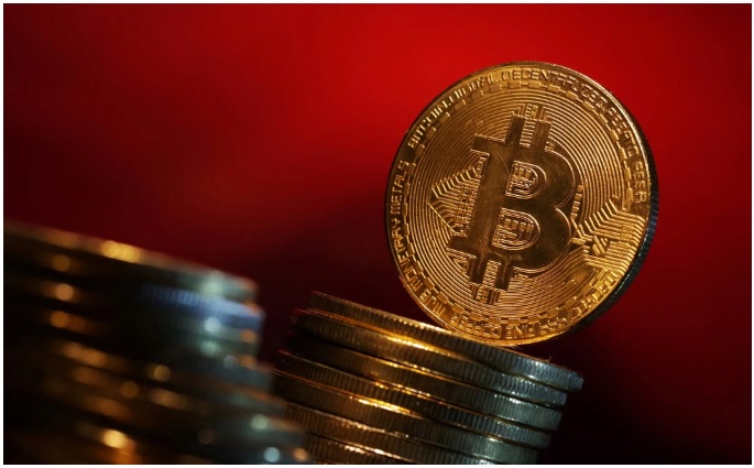 Giá Bitcoin bật tăng lên 70.000 USD