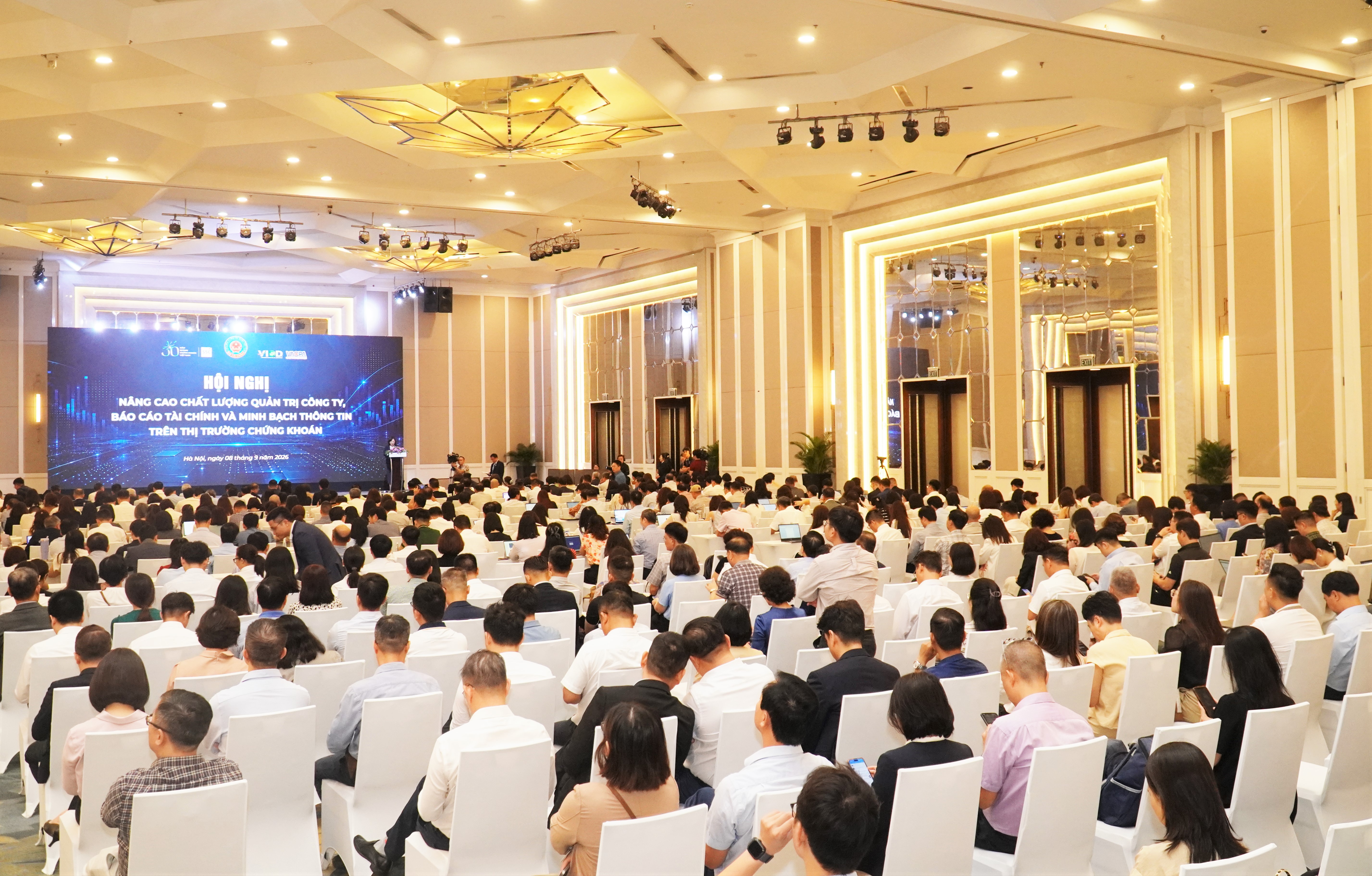 Nâng cao chất lượng quản trị công ty, báo cáo tài chính và minh bạch thông tin trên thị trường chứng khoán